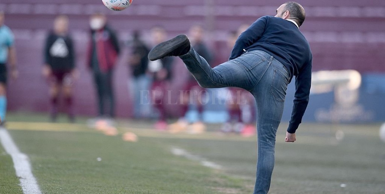 Azconzábal hace equilibrio: "Unión dio una señal positiva" 