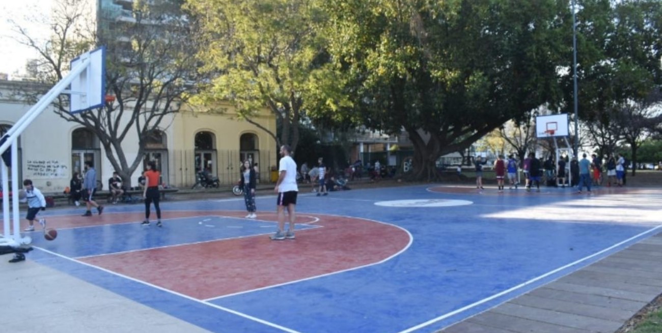 NBA intervino el parque Urquiza de Rosario para un evento