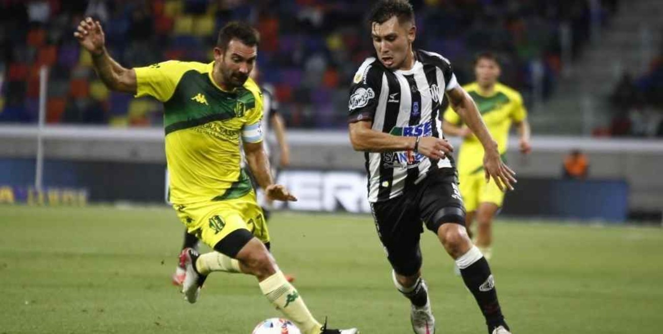 Central Córdoba no pudo romper el empate ante Aldosivi