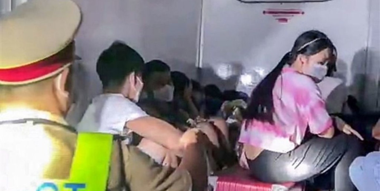 Unos 15 vietnamitas escapan en un camión frigorífico por miedo al Covid