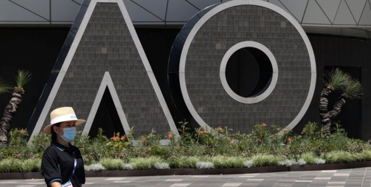 Más de 500 tenistas fueron aislados por un caso de Covid-19 en Melbourne