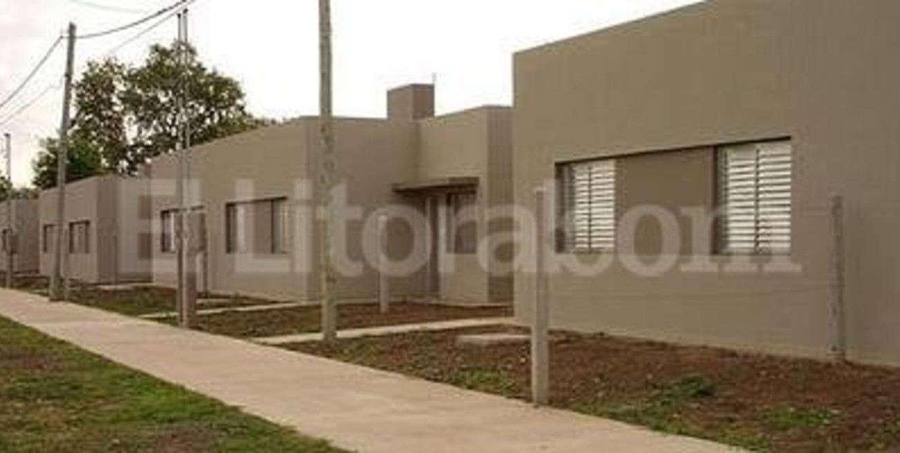 El gobierno construye más de 300 viviendas para docentes