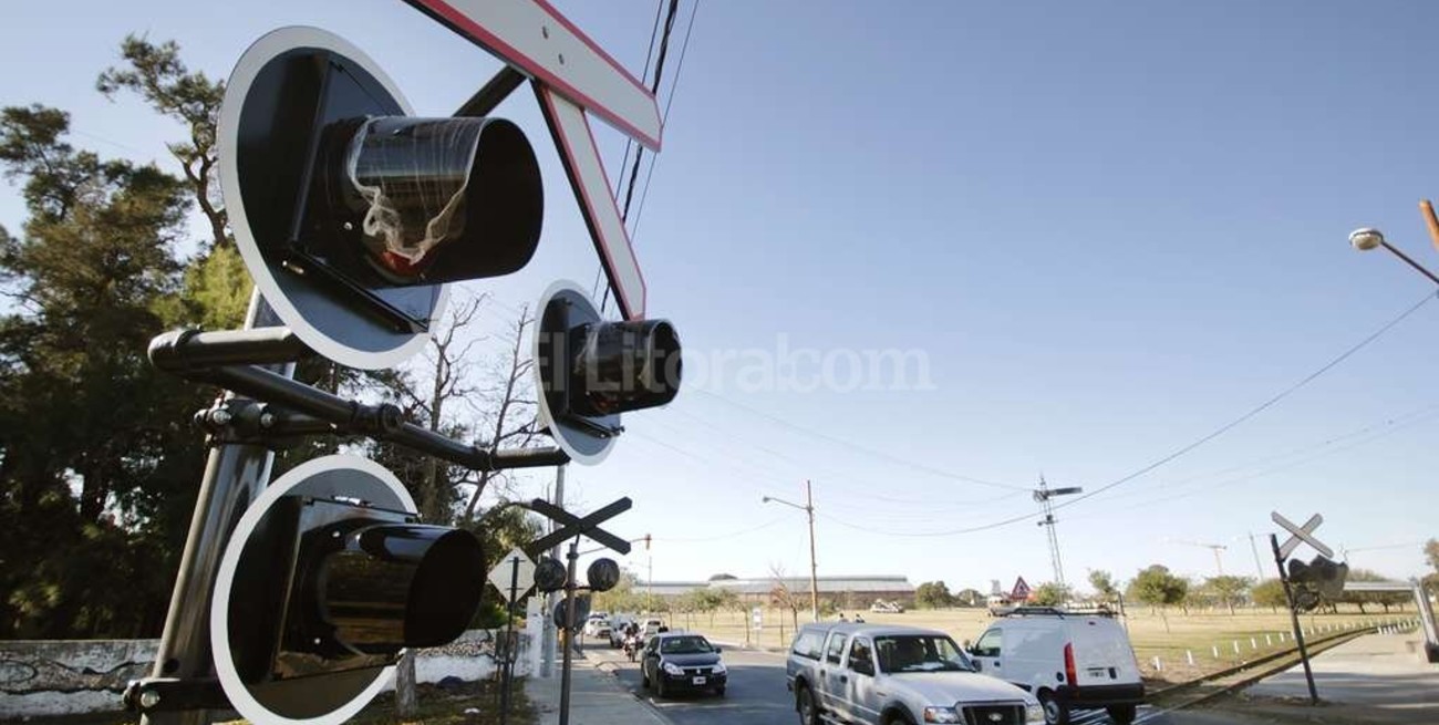 Tren urbano: ultiman detalles del sistema de seguridad vial 