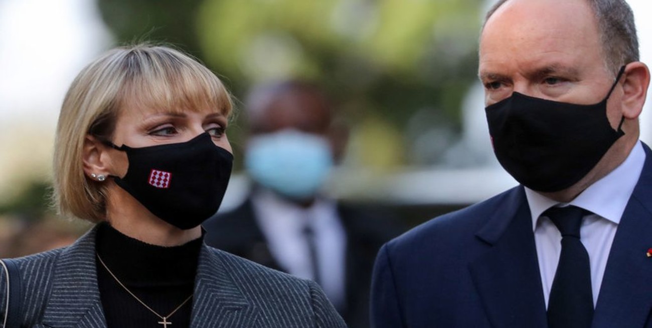 La princesa Charlene vuelve a abandonar Mónaco por problemas de salud