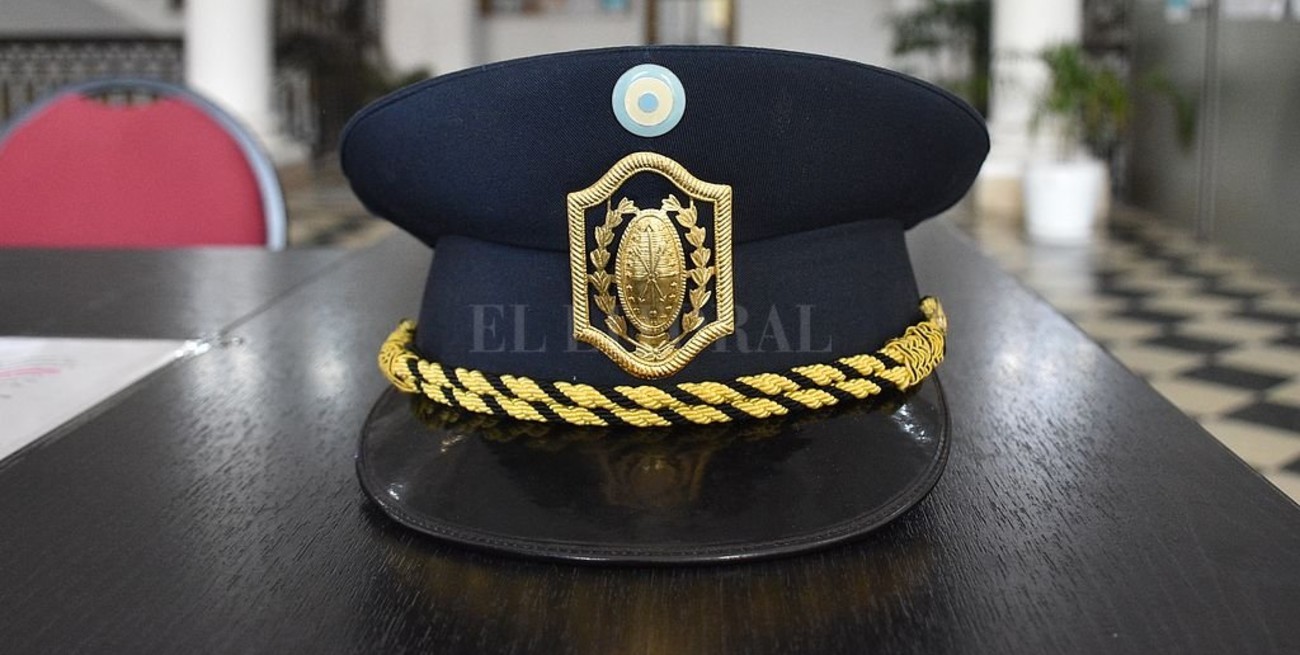 Enjuician por enriquecimiento ilícito a un policía de Rosario que compró 6 casas, 2 autos y una lancha