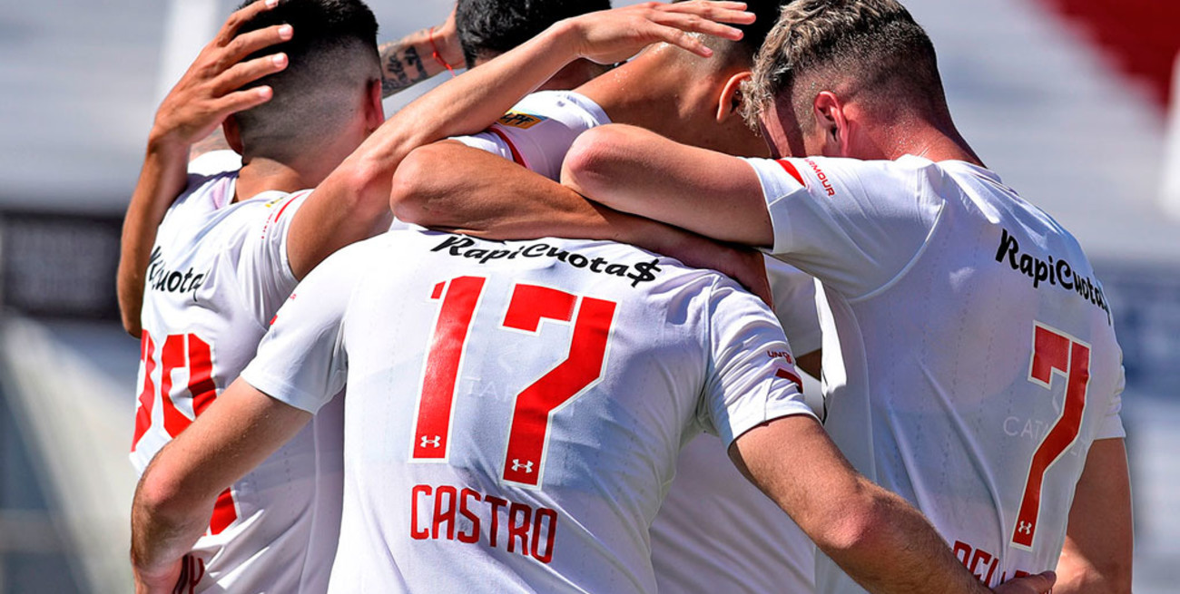 Estudiantes visita a un necesitado Platense