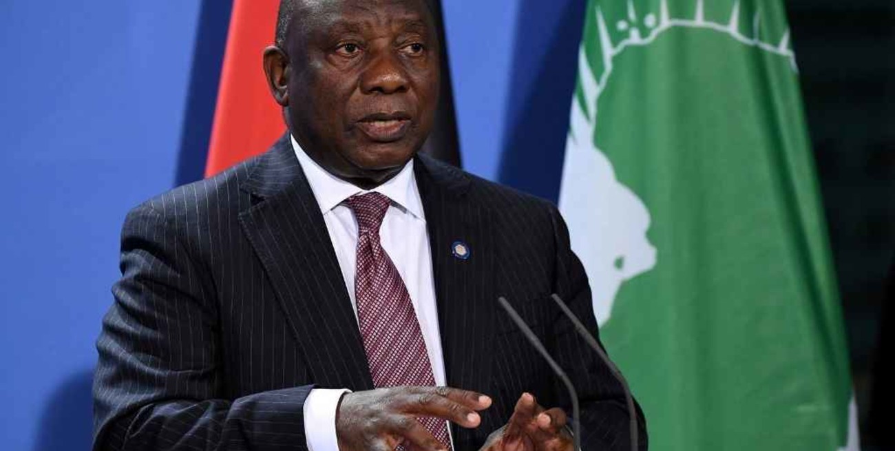 El presidente de Sudáfrica, Cyril Ramaphosa, dio positivo de coronavirus 