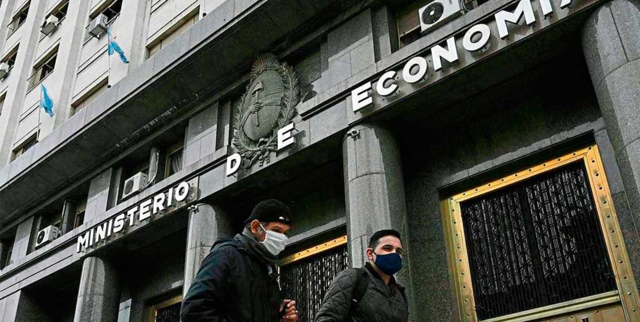 El Ministro de Economía rechaza bajar el gasto público