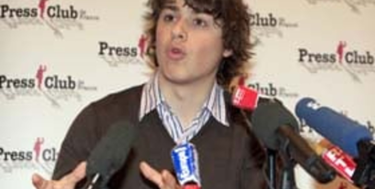 El hijo de Ingrid Betancourt suplicó por la liberación de su madre