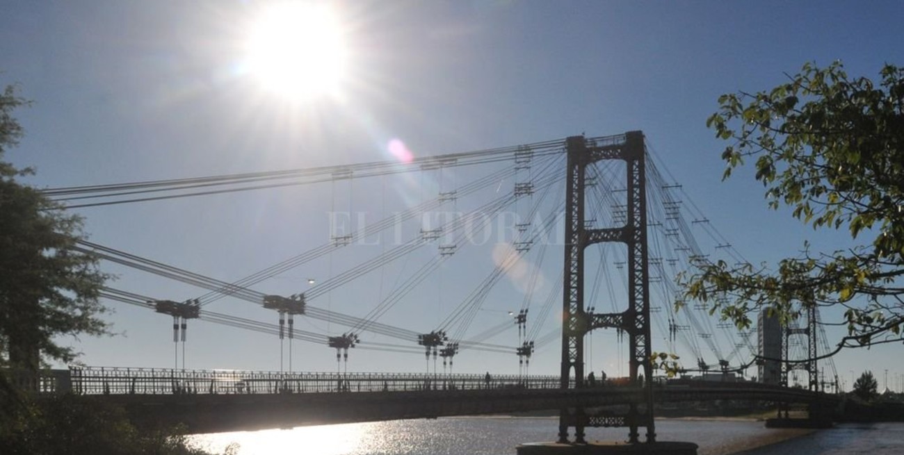 Martes con calor y a pleno sol en la ciudad de Santa Fe
