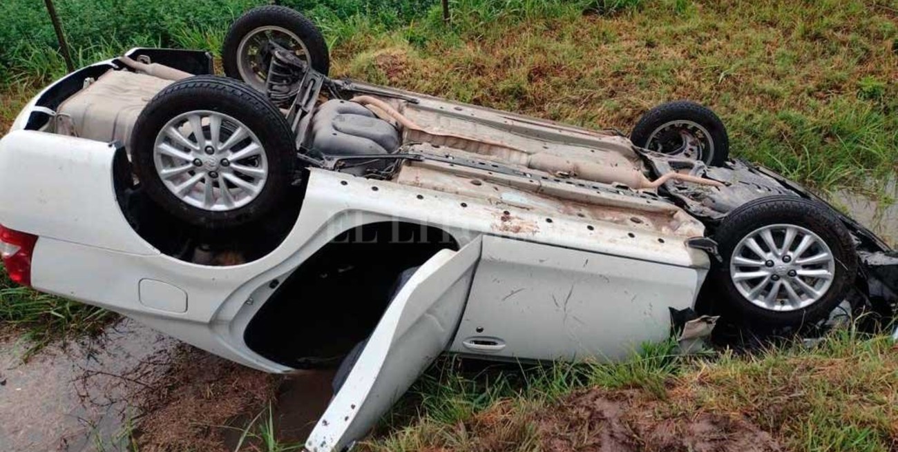 Un herido tras un vuelco en Arroyo Aguiar