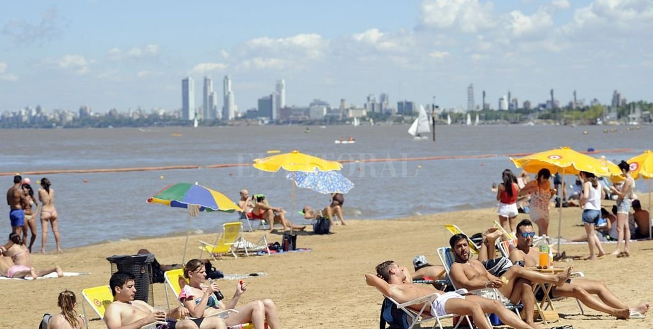 Una ordenanza declara a las playas de Rosario "libres de humo"