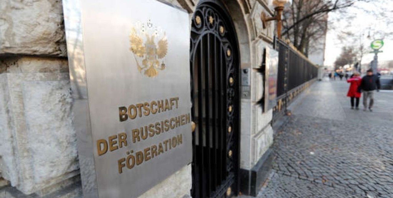 En Berlín un diplomático fue hallado muerto afuera de la embajada de Rusia