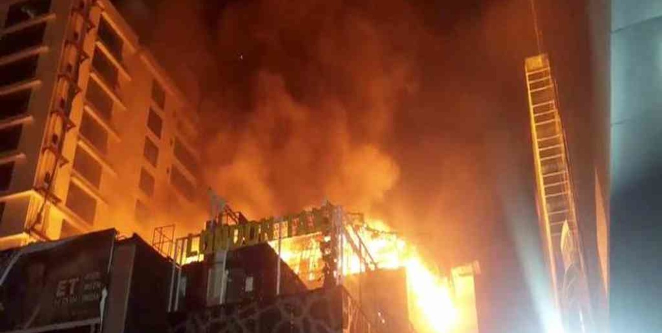 India: al menos once muertos al incendiarse un hospital para enfermos de coronavirus