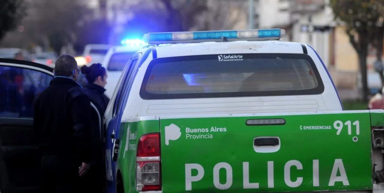 Policía detenido tras atropellar a dos peritos que trabajaban en la escena de un accidente de tránsito