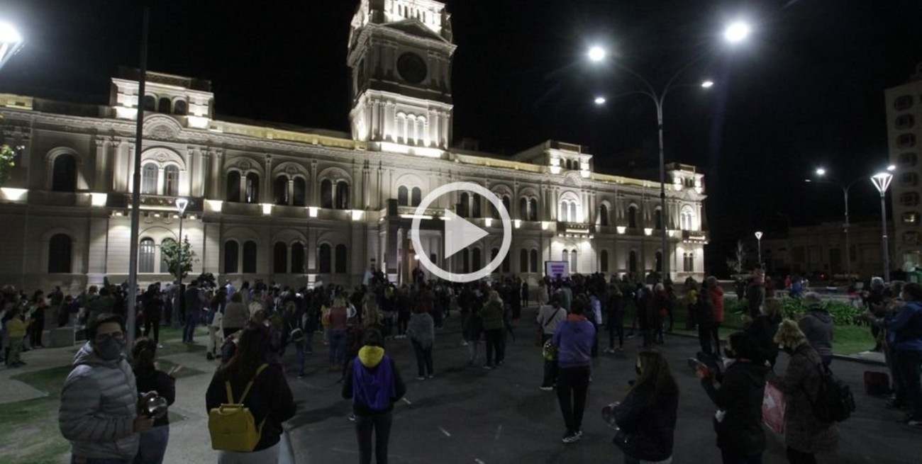 Video: Paraná marchó a favor de las clases presenciales 