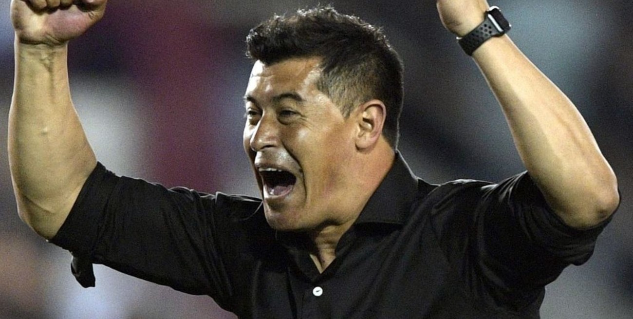 Jorge Almirón regresa a Lanús