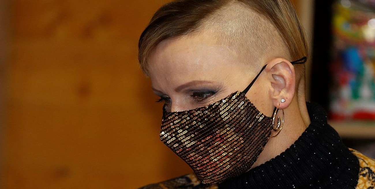 La princesa Charlene de Mónaco se afeitó la cabeza