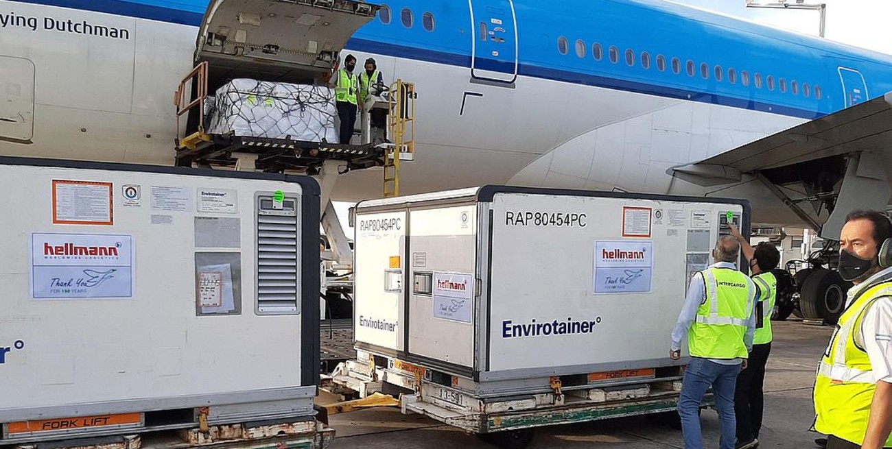 La próxima semana llegarán al país un millón de vacunas Sinopharm