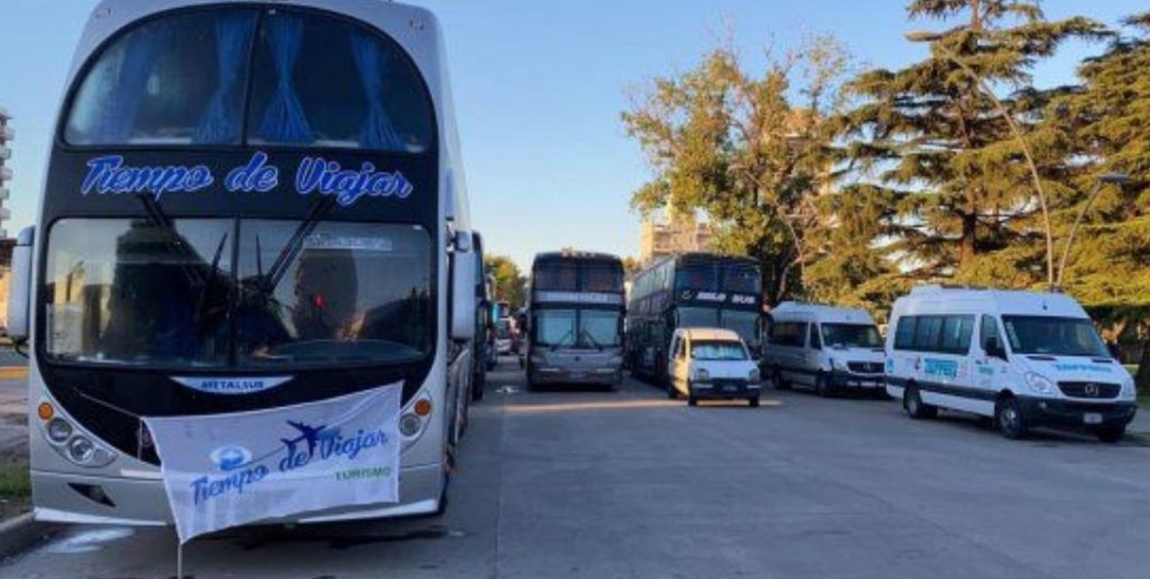 Continúa el bloqueo en la Terminal de Ómnibus de Rosario