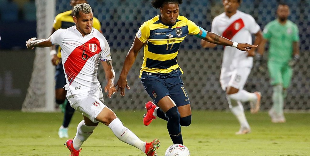 Perú reaccionó a tiempo y se lo empató a Ecuador