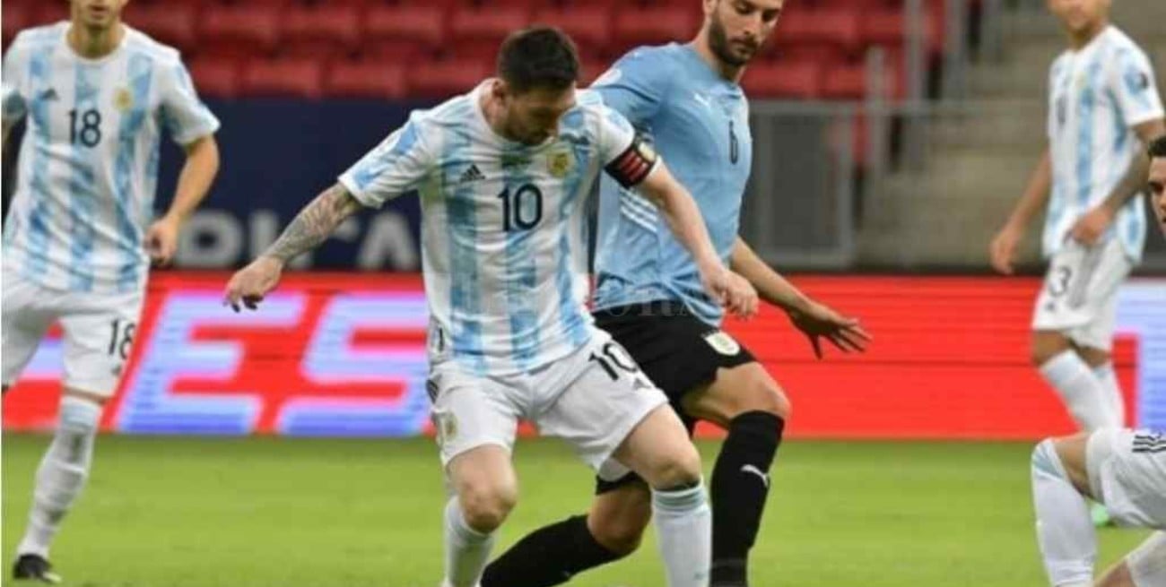 Los hinchas agotaron en tres horas las entradas para Argentina - Uruguay