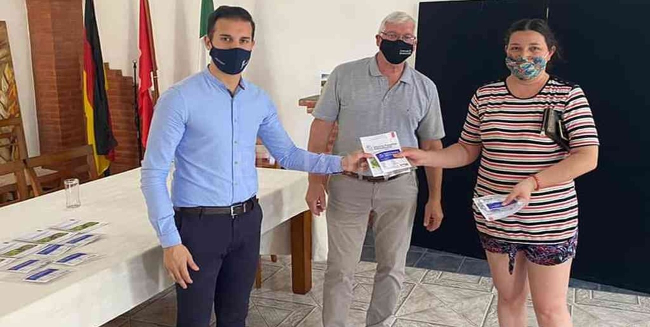 Continúa la entrega de semillas del programa "Huerta Familiar Santafesina" en Pilar y Humboldt