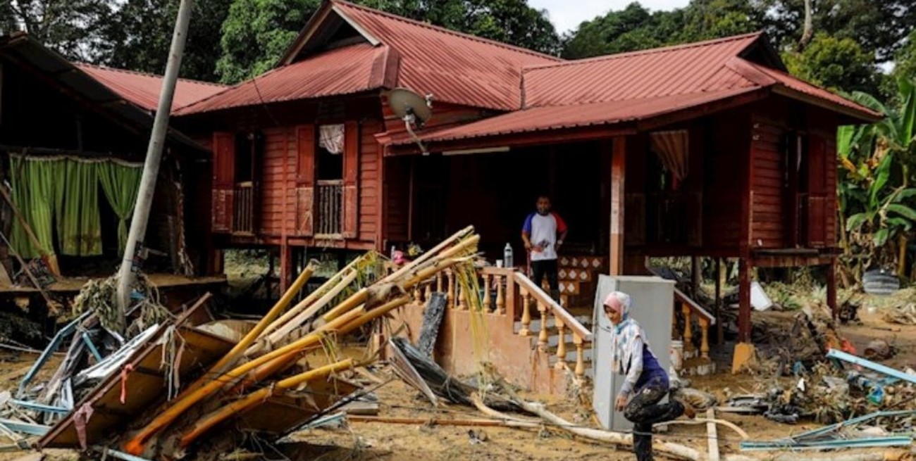 Inundaciones en Malasia provocan 14 muertos y más de 70 mil evacuados