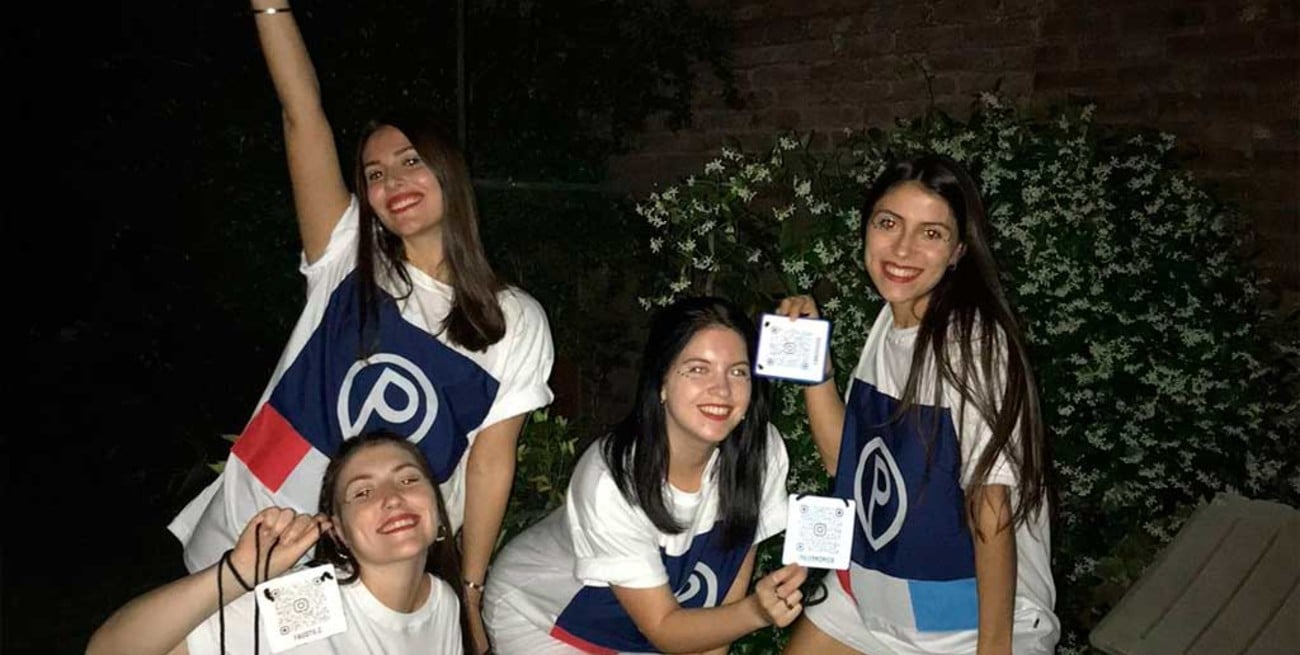 Insólito: salieron a festejar Halloween con el disfraz de Billetera Santa Fe