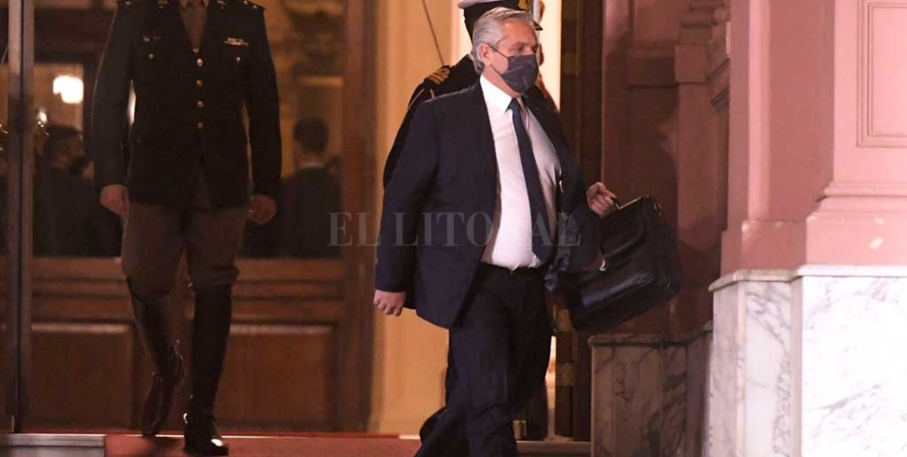 Fernández aún no aceptó ninguna renuncia