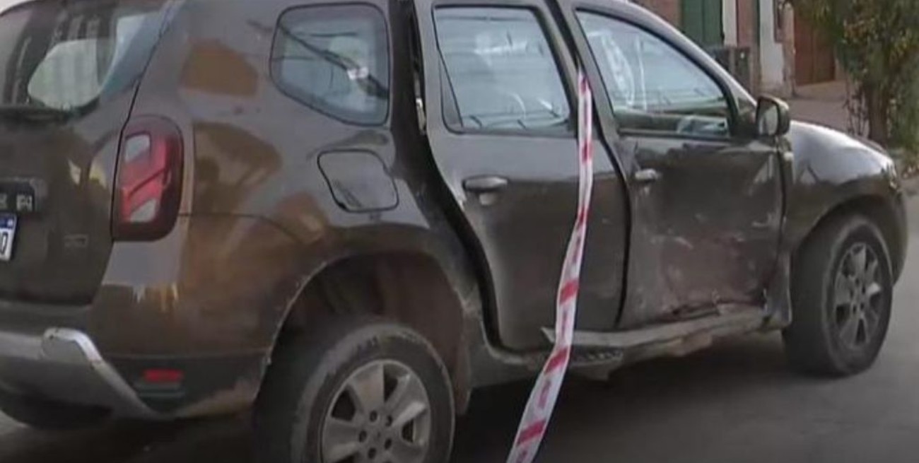 Escaparon luego de cometer un delito y destrozaron un 0 km en Córdoba