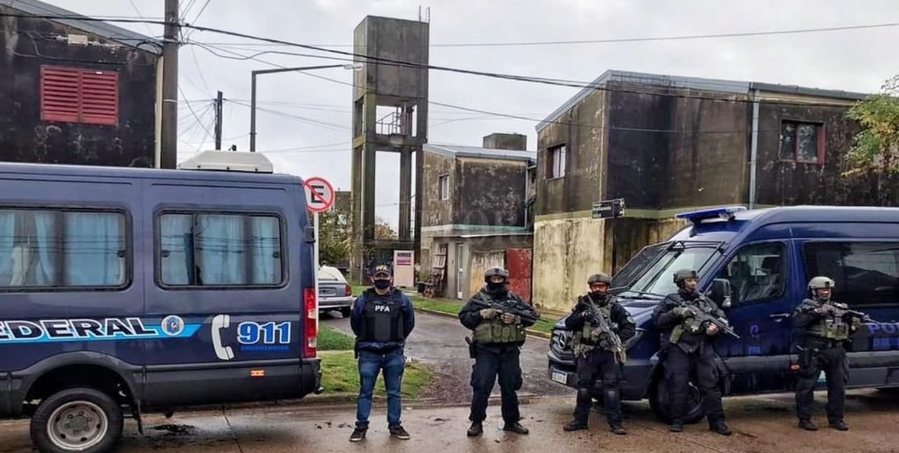 Allanamientos por drogas en el sur santafesino: 16 imputados y secuestro de armas