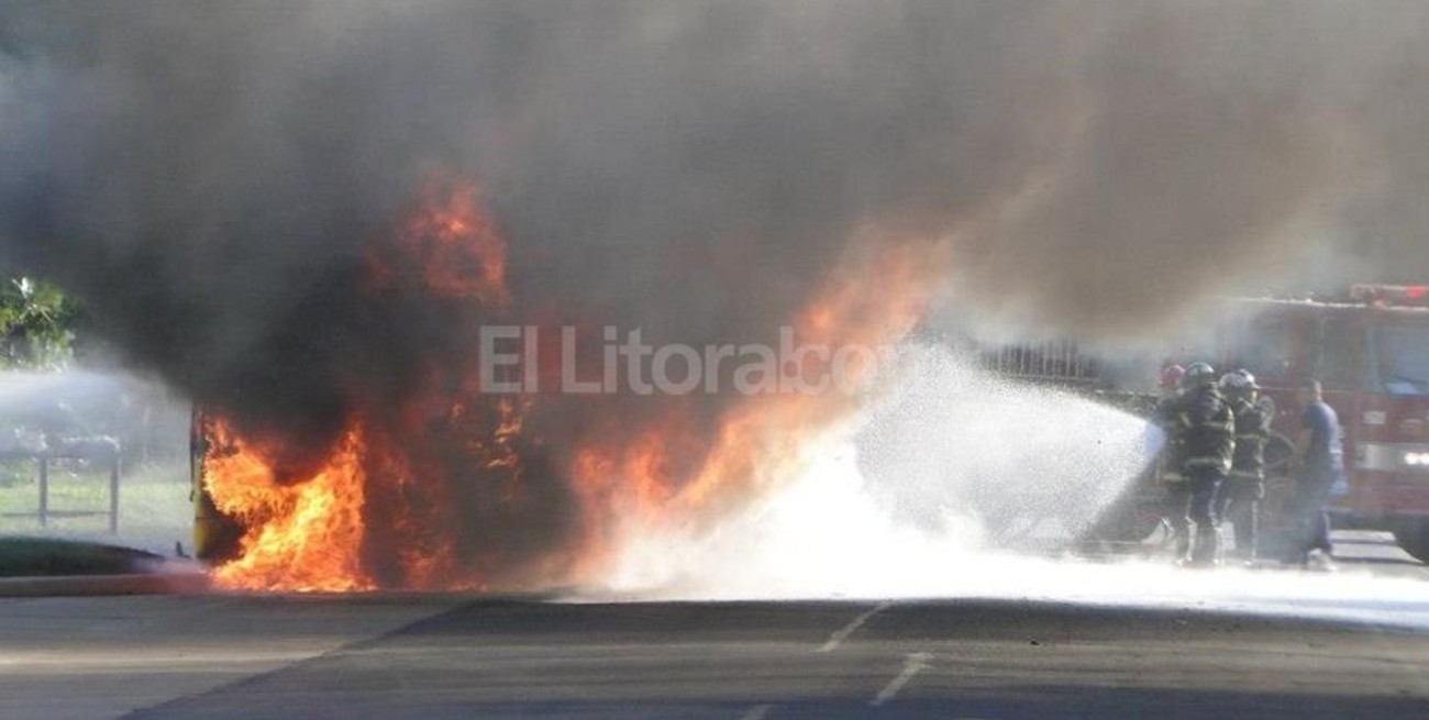 El colectivo que se quemó, en la mirada de un lector