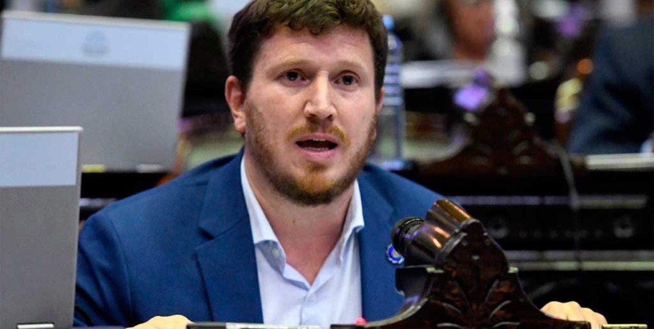 Angelini presenta proyecto para que ingresen "con urgencia" al país los respiradores donados por Messi