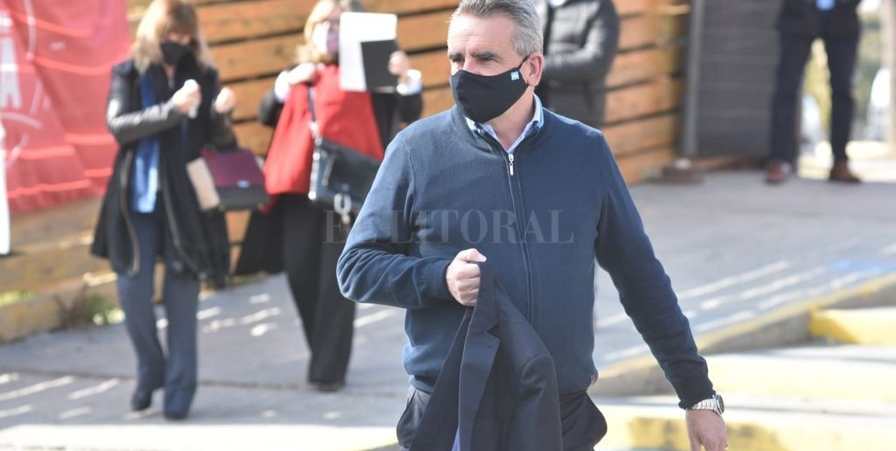 Votó Agustín Rossi: "Deseo que sea una jornada cívica ejemplar"