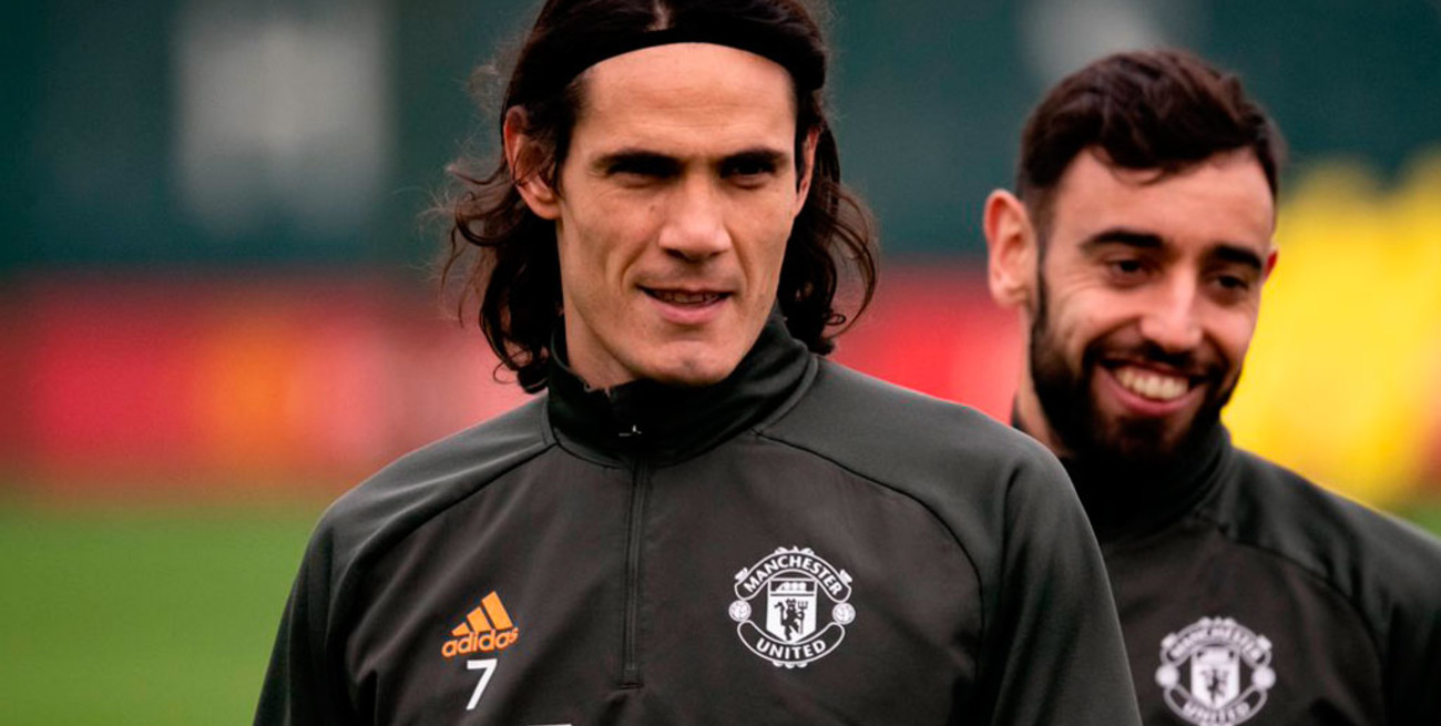 Investigan a Cavani por escribir "gracias negrito" a uno de sus seguidores