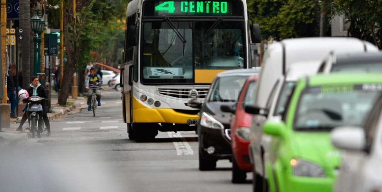 Hay 30 choferes afectados por Covid-19 y  podría restringirse el servicio de colectivos