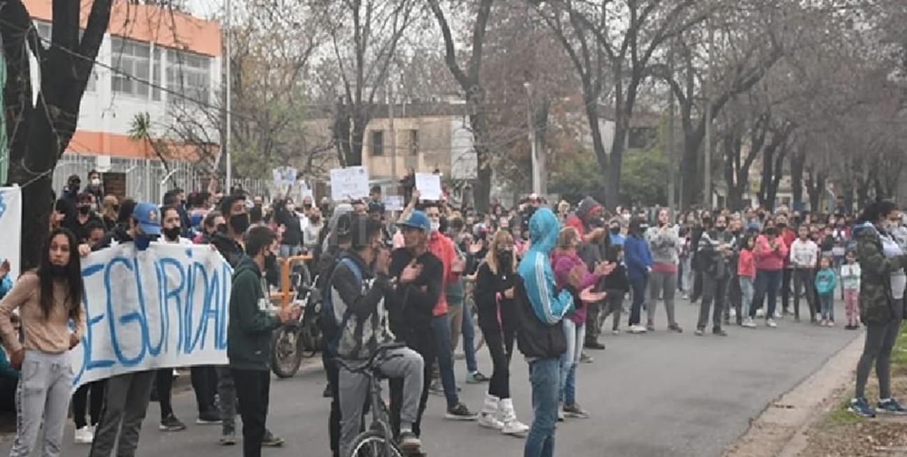 Rosario: vecinos del barrio 7 de Septiembre pidieron seguridad y justicia