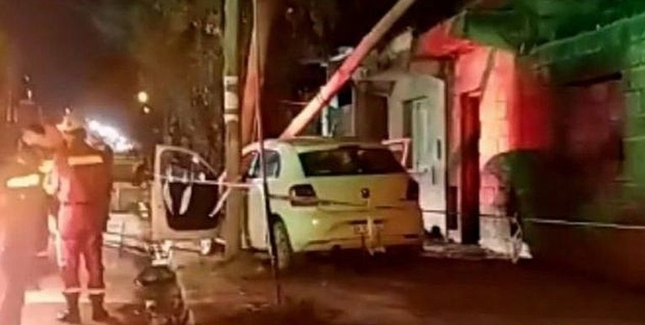 Jujuy: lo acusan de abandonar a su suegra adentro del auto después de chocar contra un poste