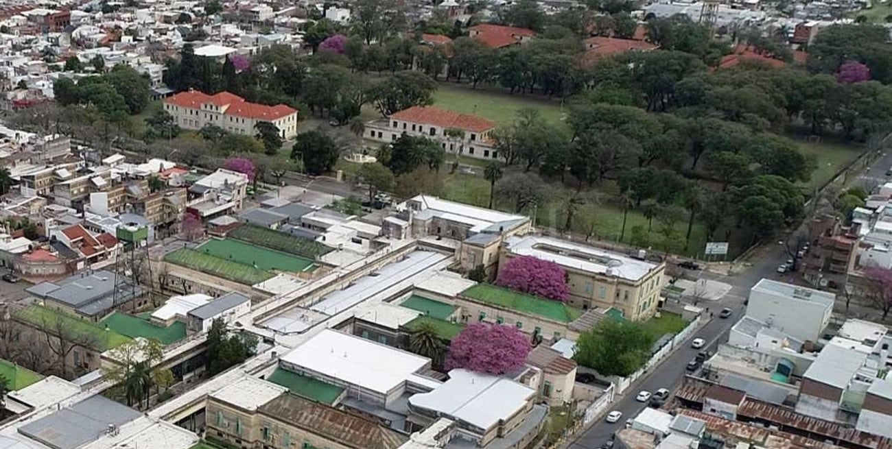 El director del Cullen propuso montar  un hospital de campaña enfrente