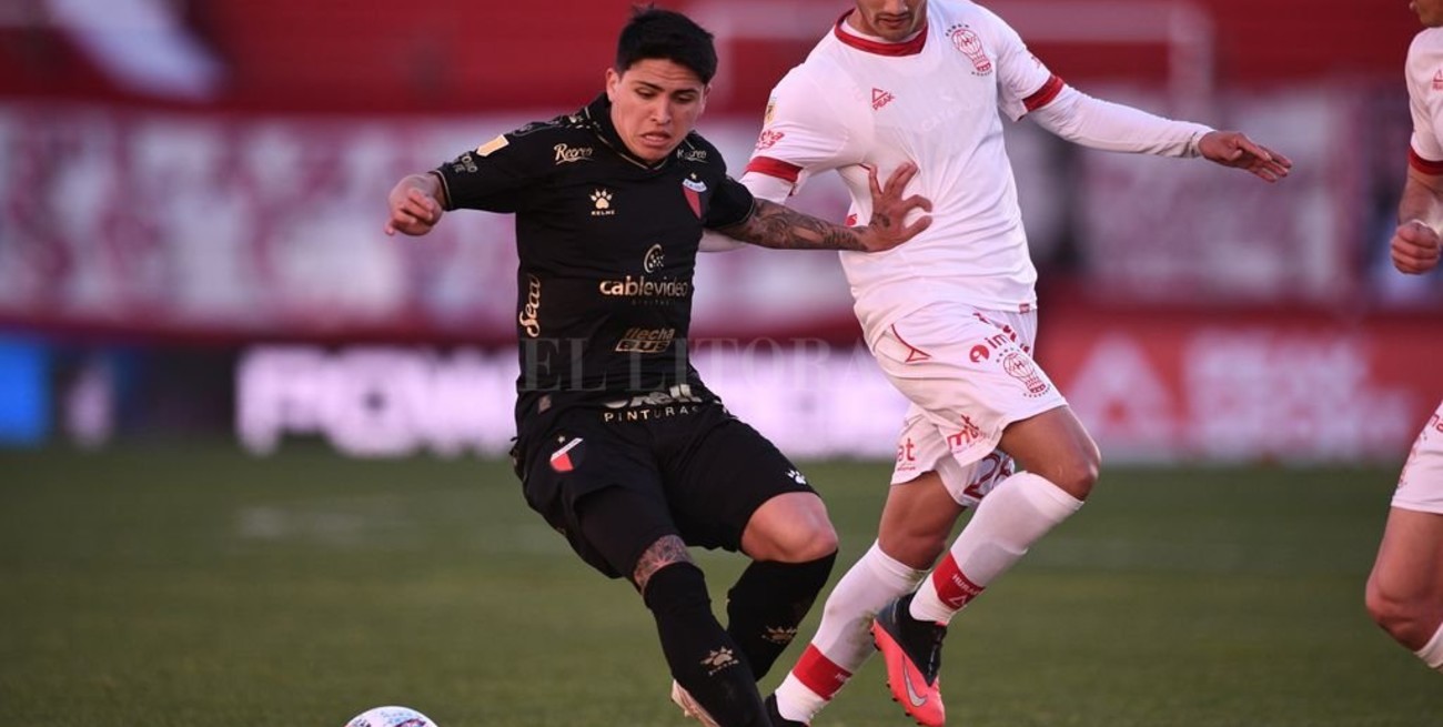 Facundo Farías fue reconocido como el mejor jugador de julio