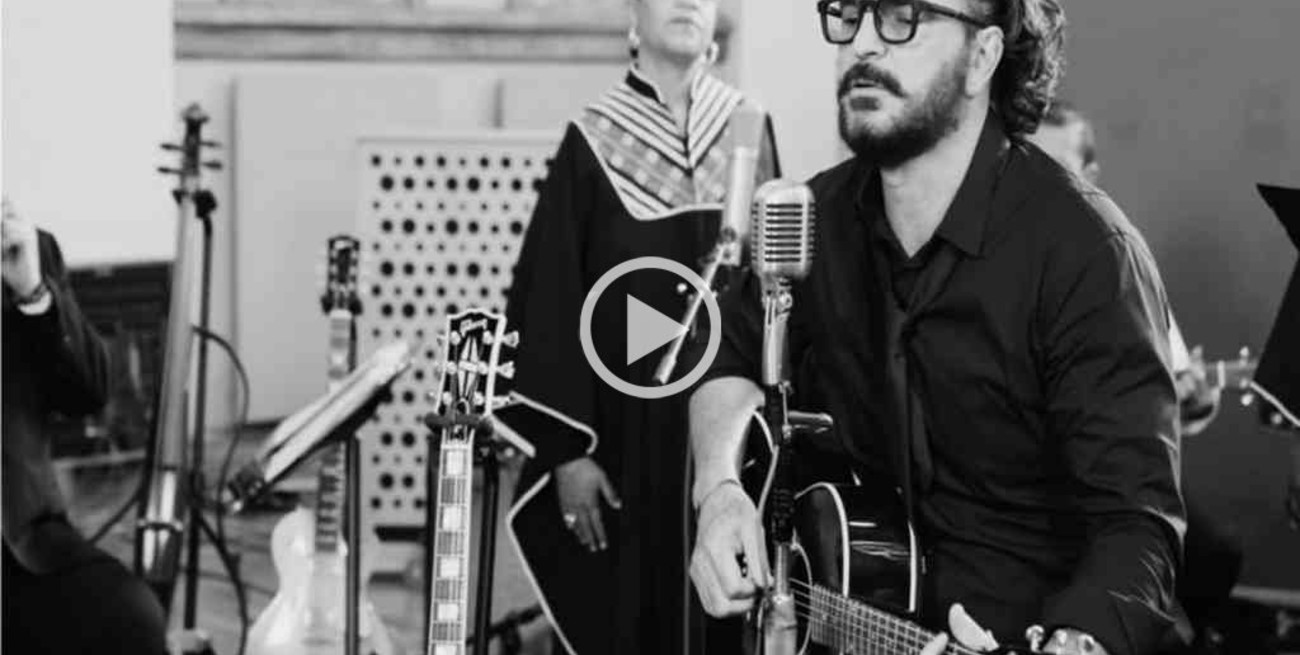 Ricardo Arjona estrenó "Penthouse", la octavo canción de su nuevo álbum