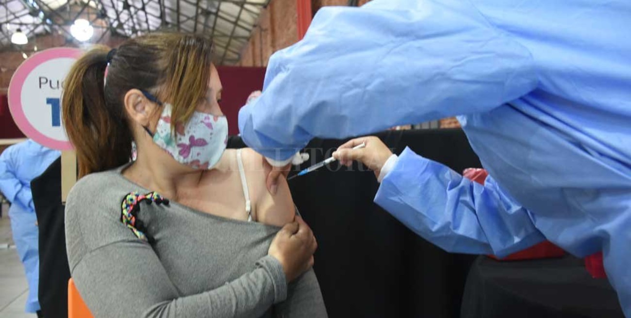 Vacunación en Santa Fe: miércoles sólo de reprogramados en La Redonda