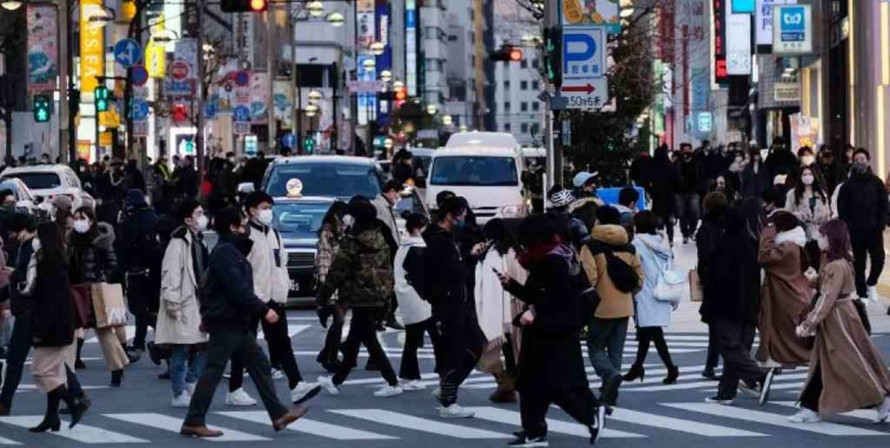 Japón amplía medidas de emergencia para combatir nuevos brotes de coronavirus