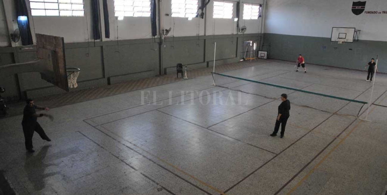 Corral vetó en forma parcial un plan de padrinazgo para clubes barriales