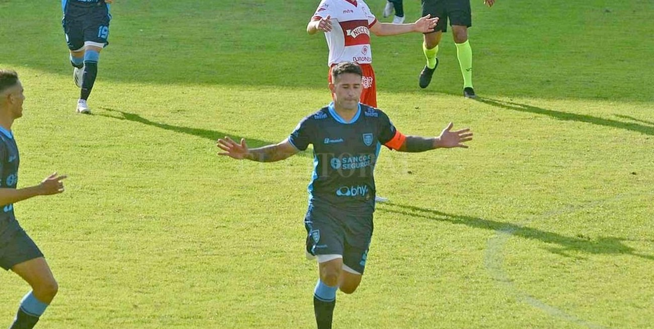 Atlético de Rafaela no gusta, pero gana y sube