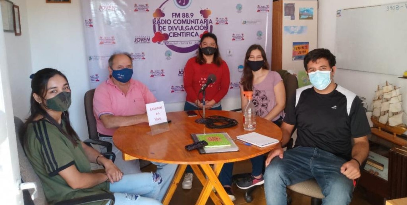 En una escuela del norte santafesino brindan clases por radio