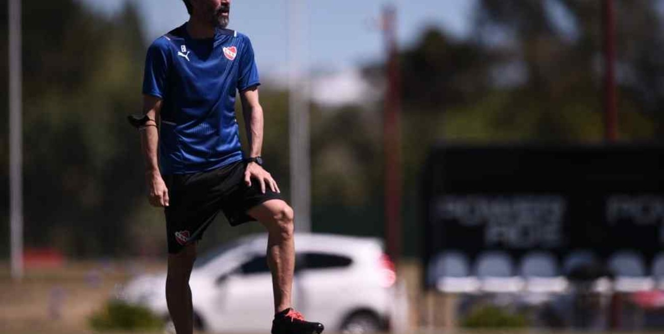 Eduardo Domínguez dirigió su primera práctica en Independiente