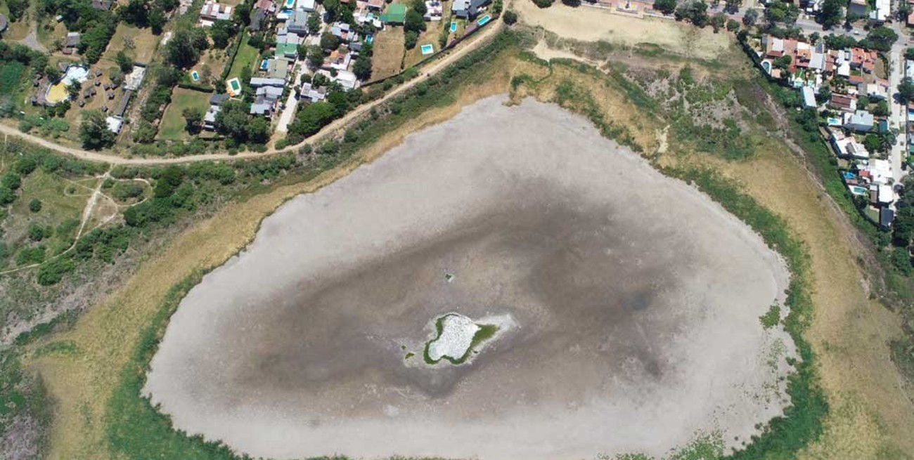 Imágenes impactantes de la laguna Juan de Garay casi seca en Santo Tomé