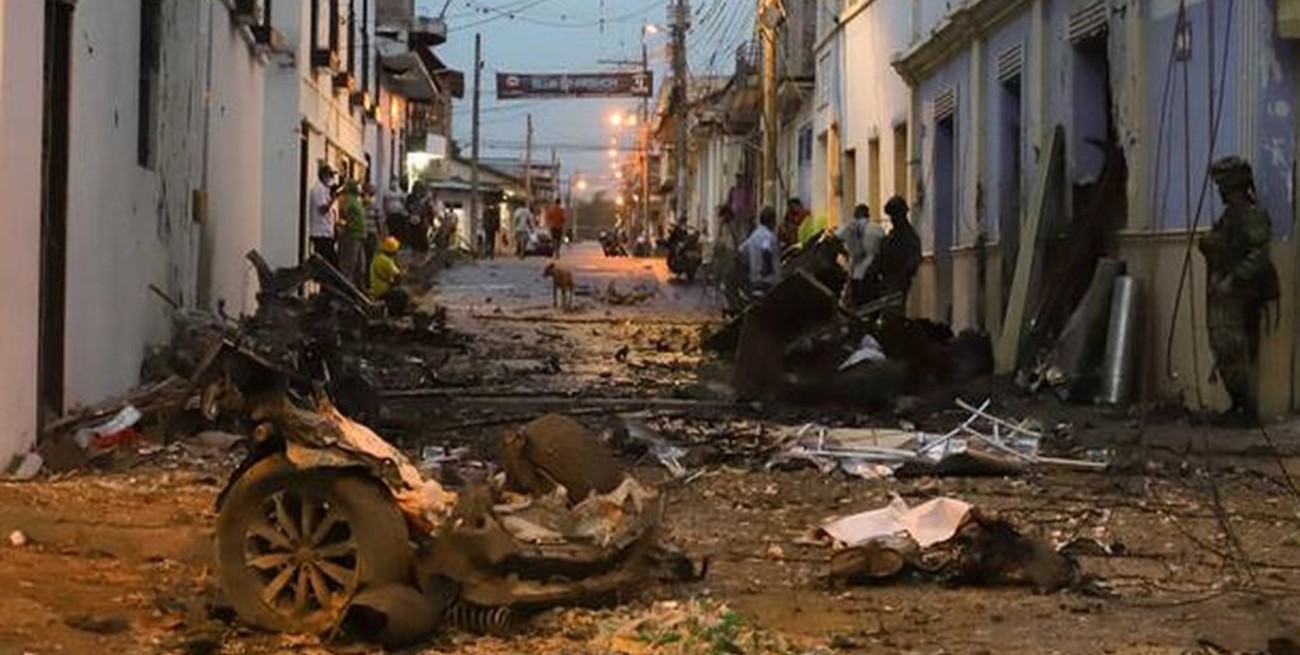 Colombia: 43 heridos tras un atentado con coche bomba 